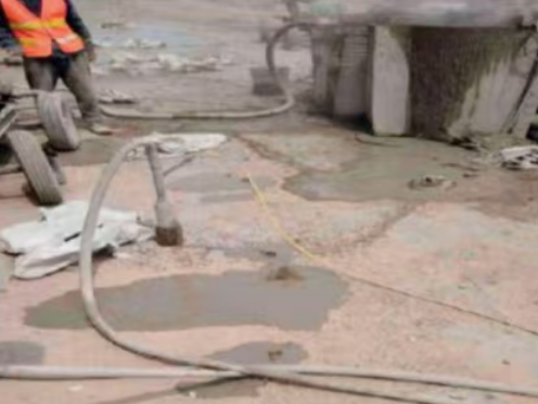 恒山水泥混凝土路面板底注浆技术 路面脱空注浆整治方案