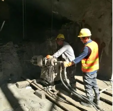 恒山水下抗分散灌浆料特点 水下不分散注浆料介绍